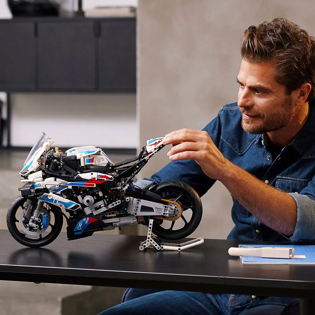 Constructor Lego Technic BMW M 1000 RR 42130 (Multicolor) - 4