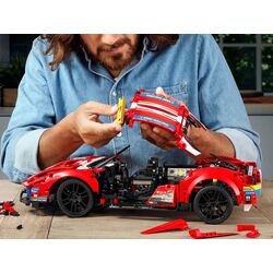 Constructor Lego Technic Ferrari 488 GTE 42125 (Red/Black) Thumb