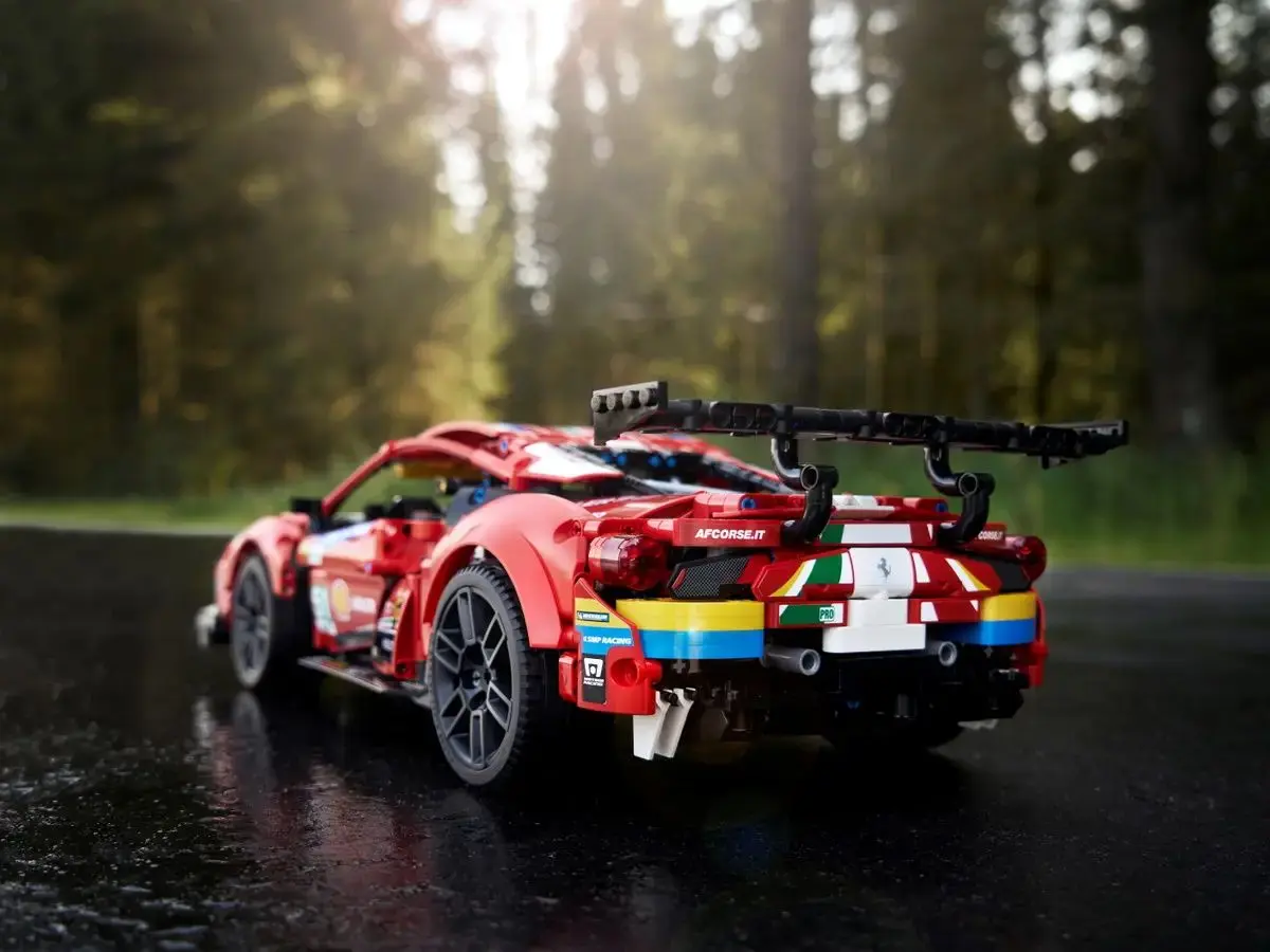 Constructor Lego Technic Ferrari 488 GTE 42125 (Red/Black) - 7