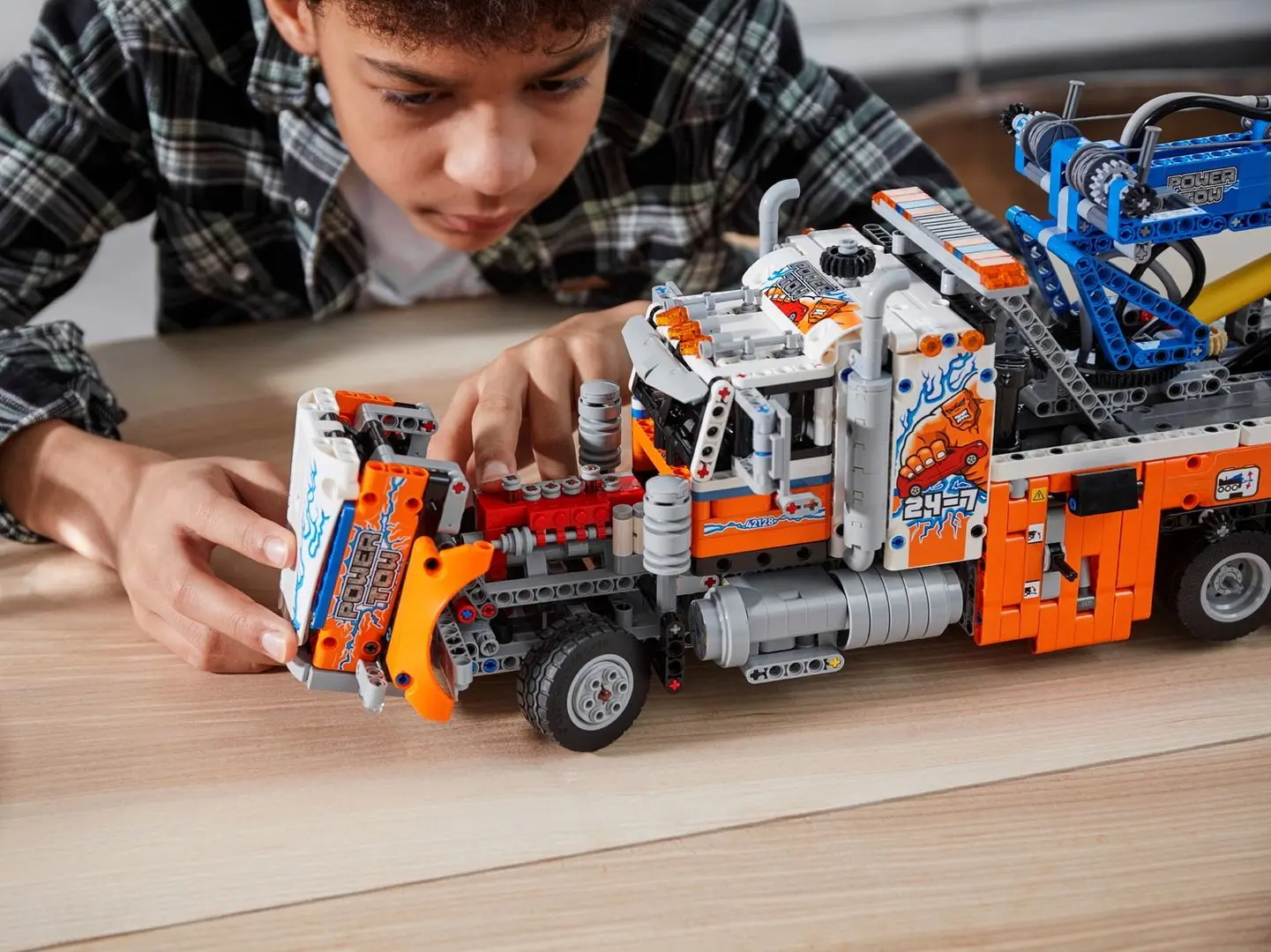 Constructor Lego Technic Heavy-duty Tow Truck 42128 (Orange/Blue) - 9