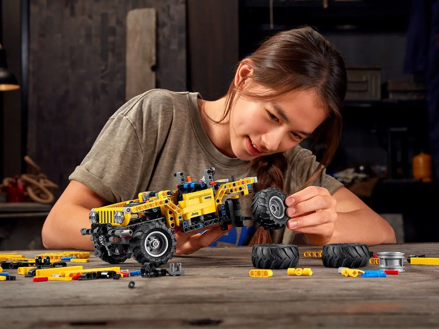 Constructor Lego Technic Jeep Wrangler 42122 (Yellow/Black) - 7