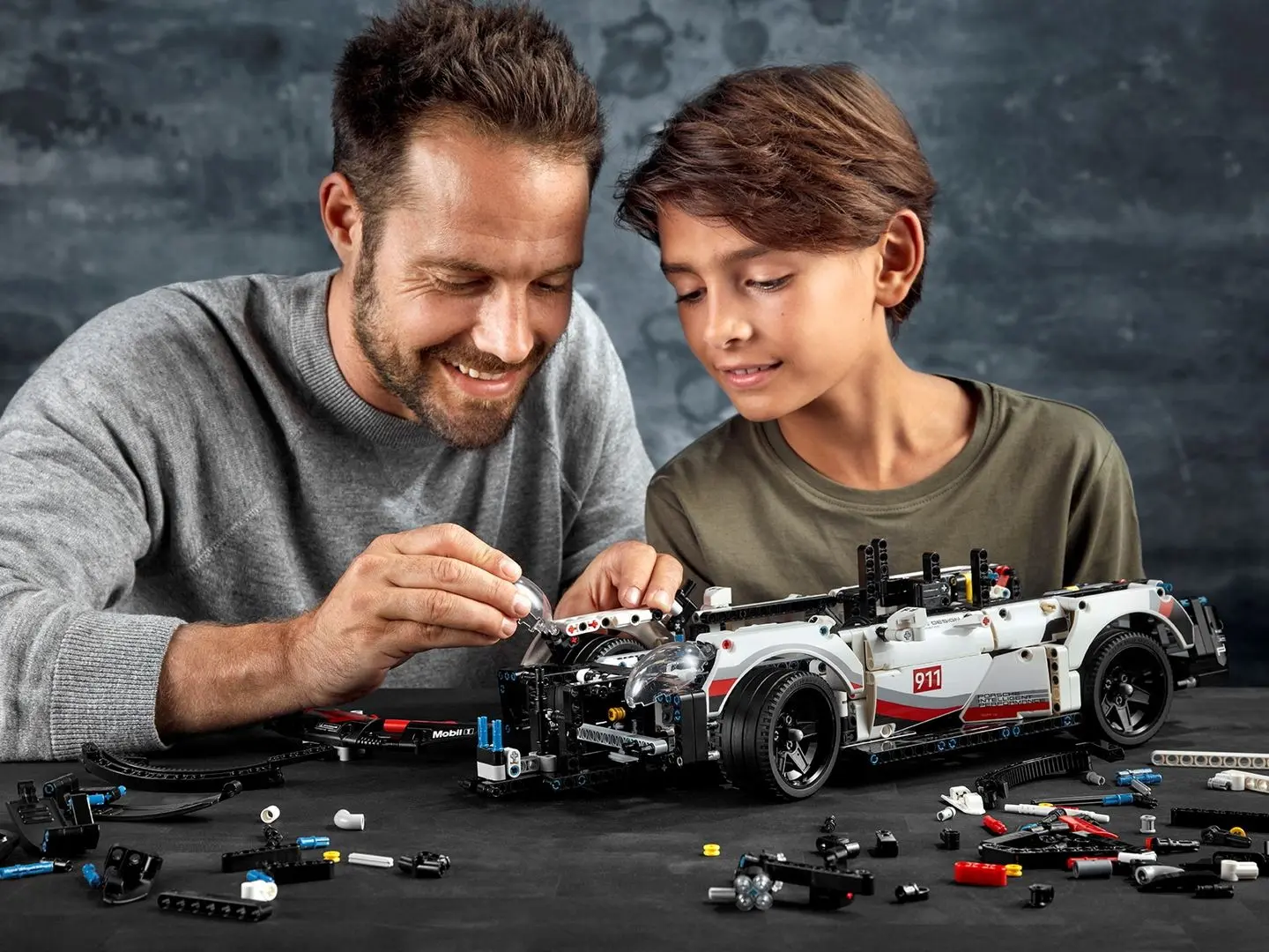 Constructor Lego Technic Porsche 911 RSR 42096 (White/Black) - 4