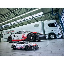 Constructor Lego Technic Porsche 911 RSR 42096 (White/Black) Thumb