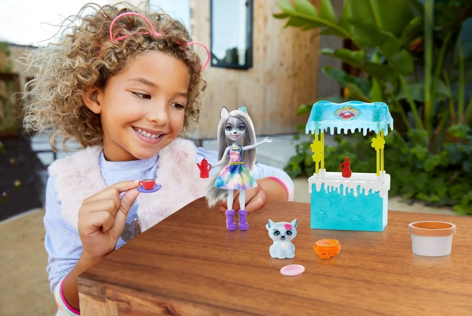 Set de joaca Mattel Enchantimals Magazinul de napolitane Haski Havana GJX37