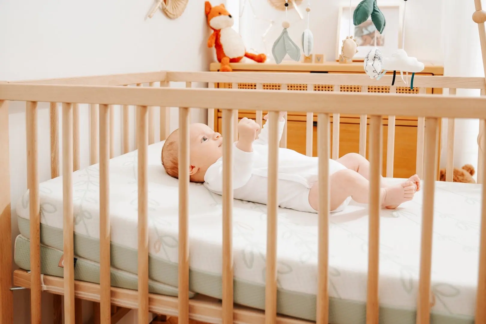 Pozitioner pentru somn Babymoov A050014 (White/Green)