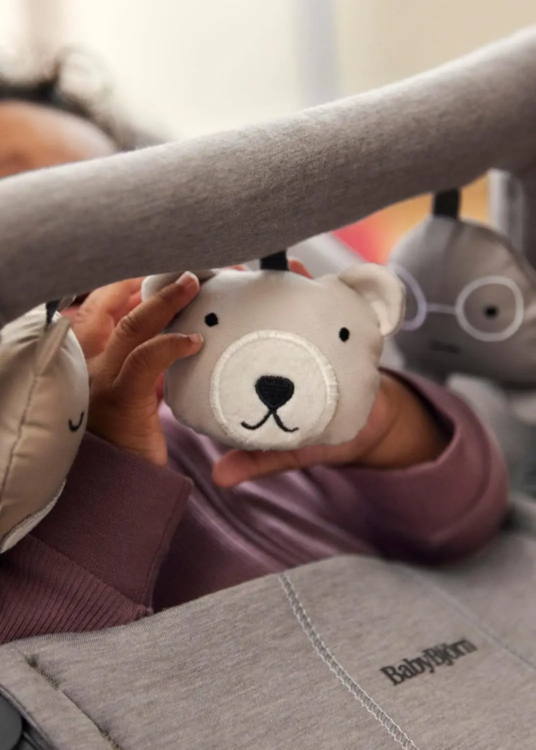 Jucarii pentru balansoare BabyBjorn Soft Friends (Grey) - 4