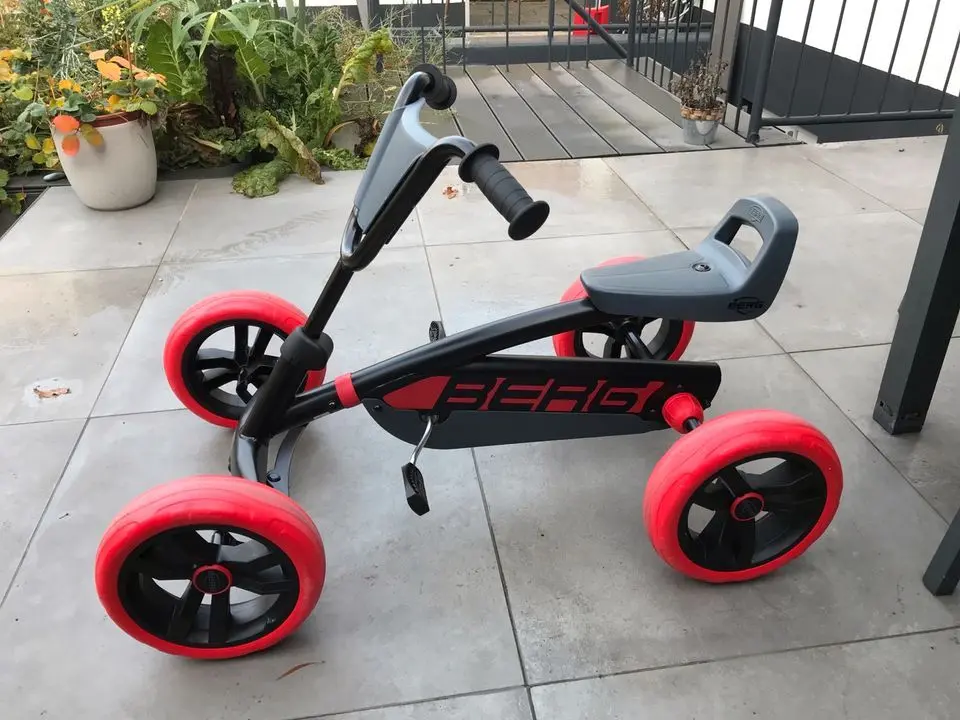 Carting cu pedale Berg Buzzy (Red/Black)
