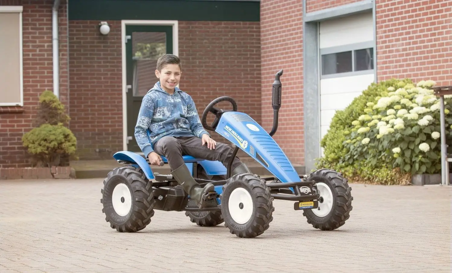 Carting cu pedale Berg New Holland BFR-3 (Blue/White)
