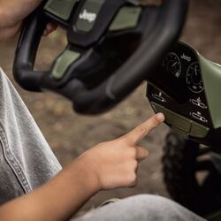 Carting cu pedale Berg Rally Jeep Cherokee Thumb