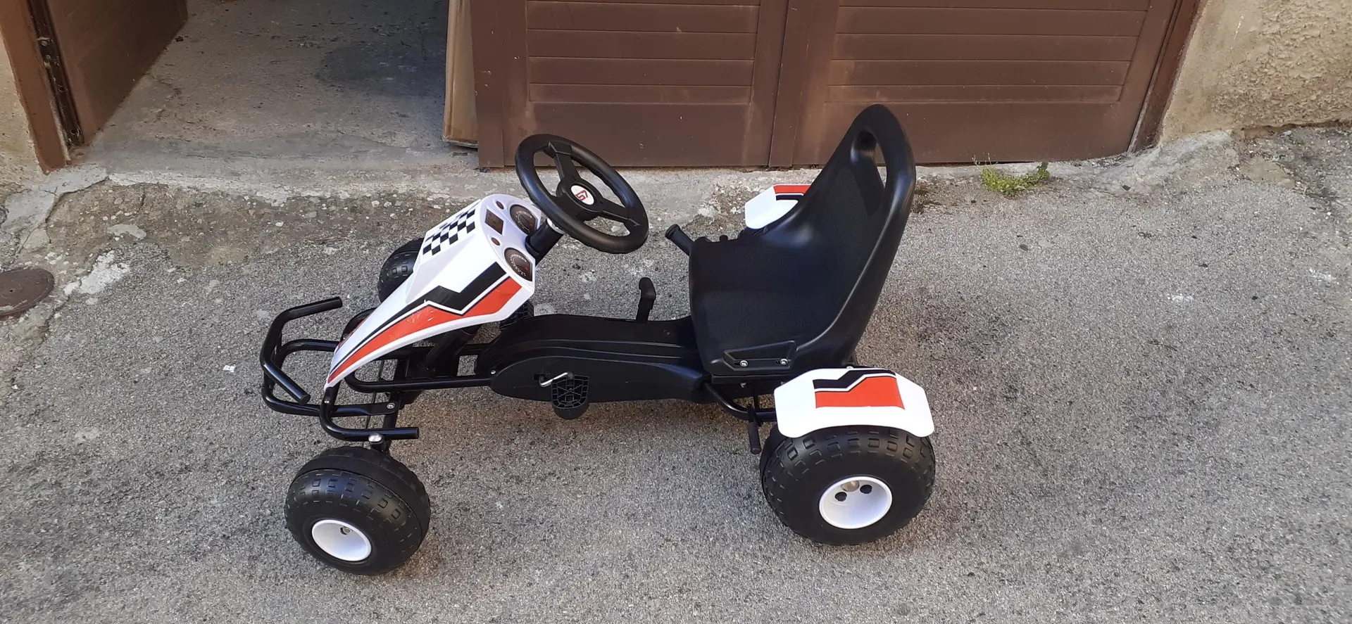 Картинг с педалями HomCom 341-036 (White)