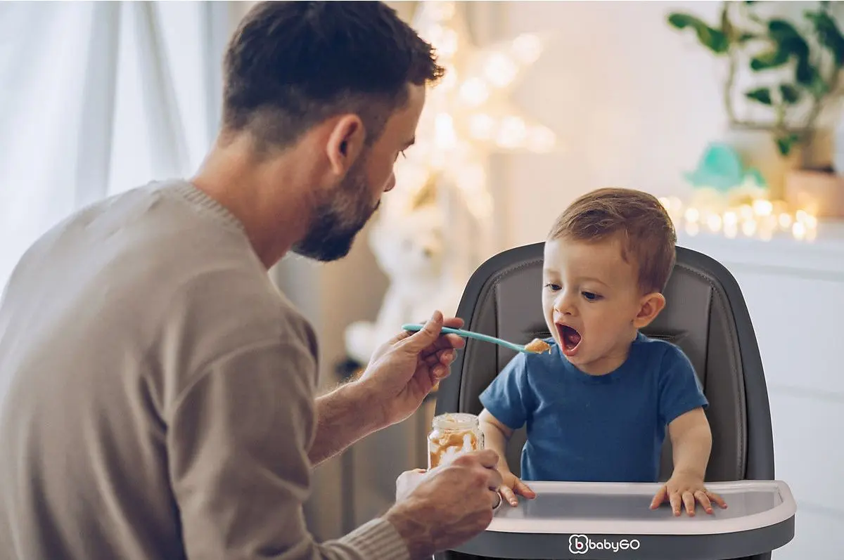 Scaun pentru hranire 360° Babygo Carou (White)