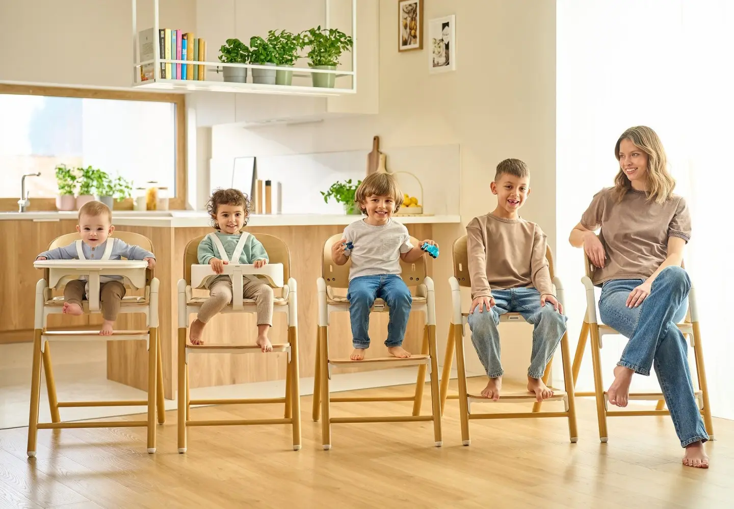 Стульчик для кормления 3в1 Lionelo Celia (Grey/Wood)