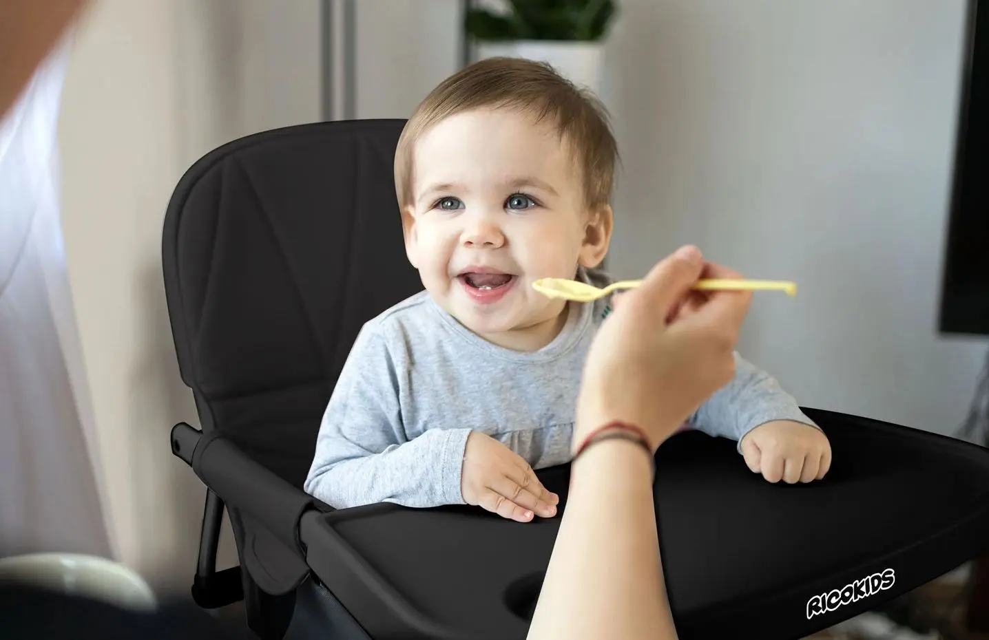 Scaun pentru hranire Ricokids Nuco (Black)