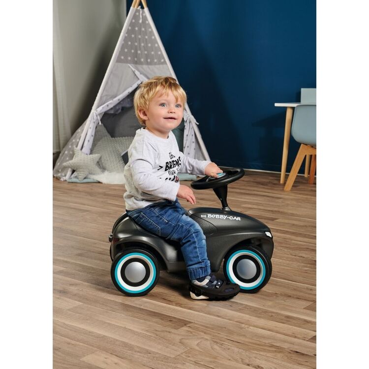 Big Bobby Car Neo Anthracite – Voiture à Pousser En Intérieur/Extérieur – Pneus Silencieux – Jantes Interchangeables – Dès 1 An – Fabriqué En Allemagne