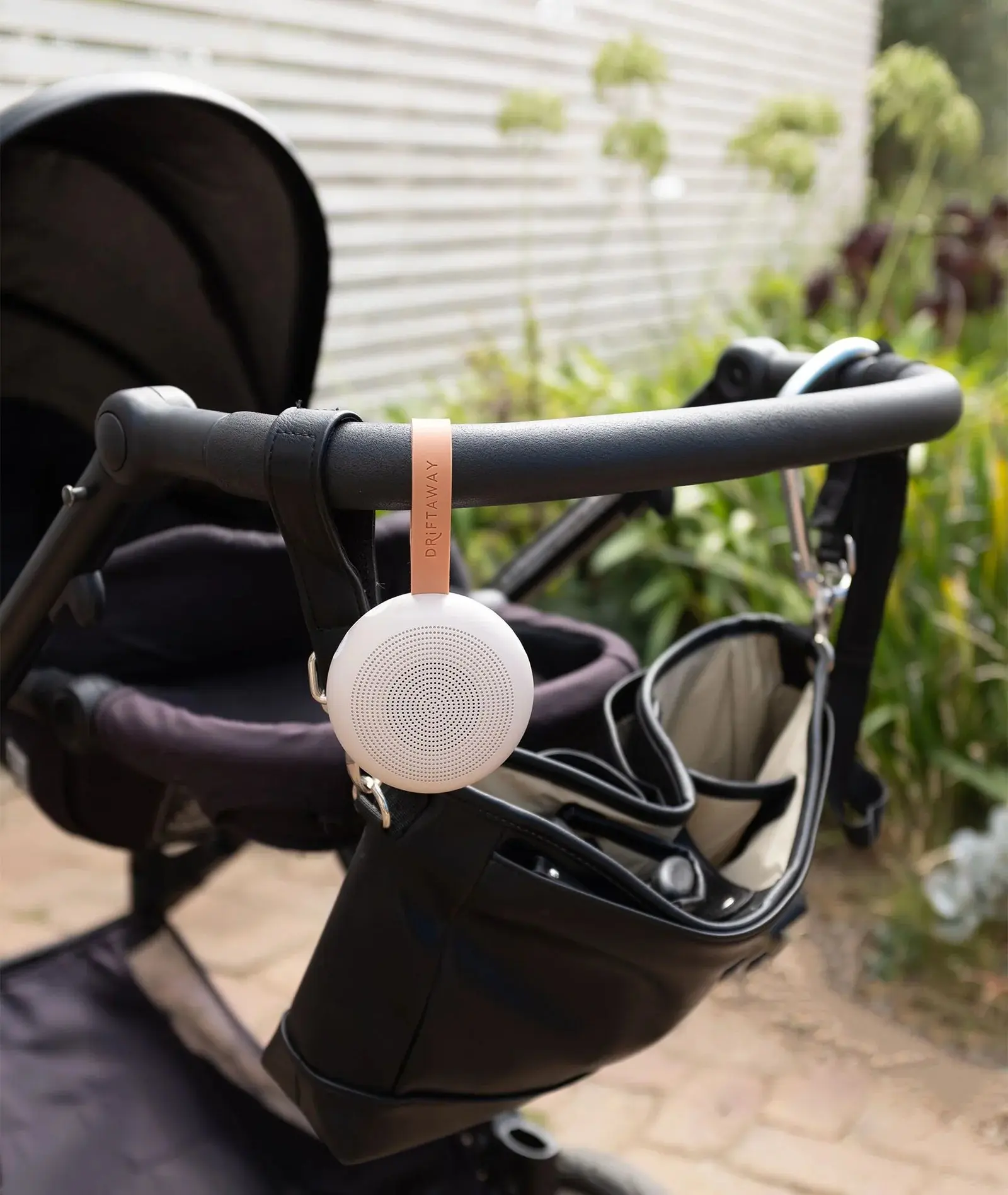 Портативная колонка ergoPouch Drift Away (Taupe) - 7