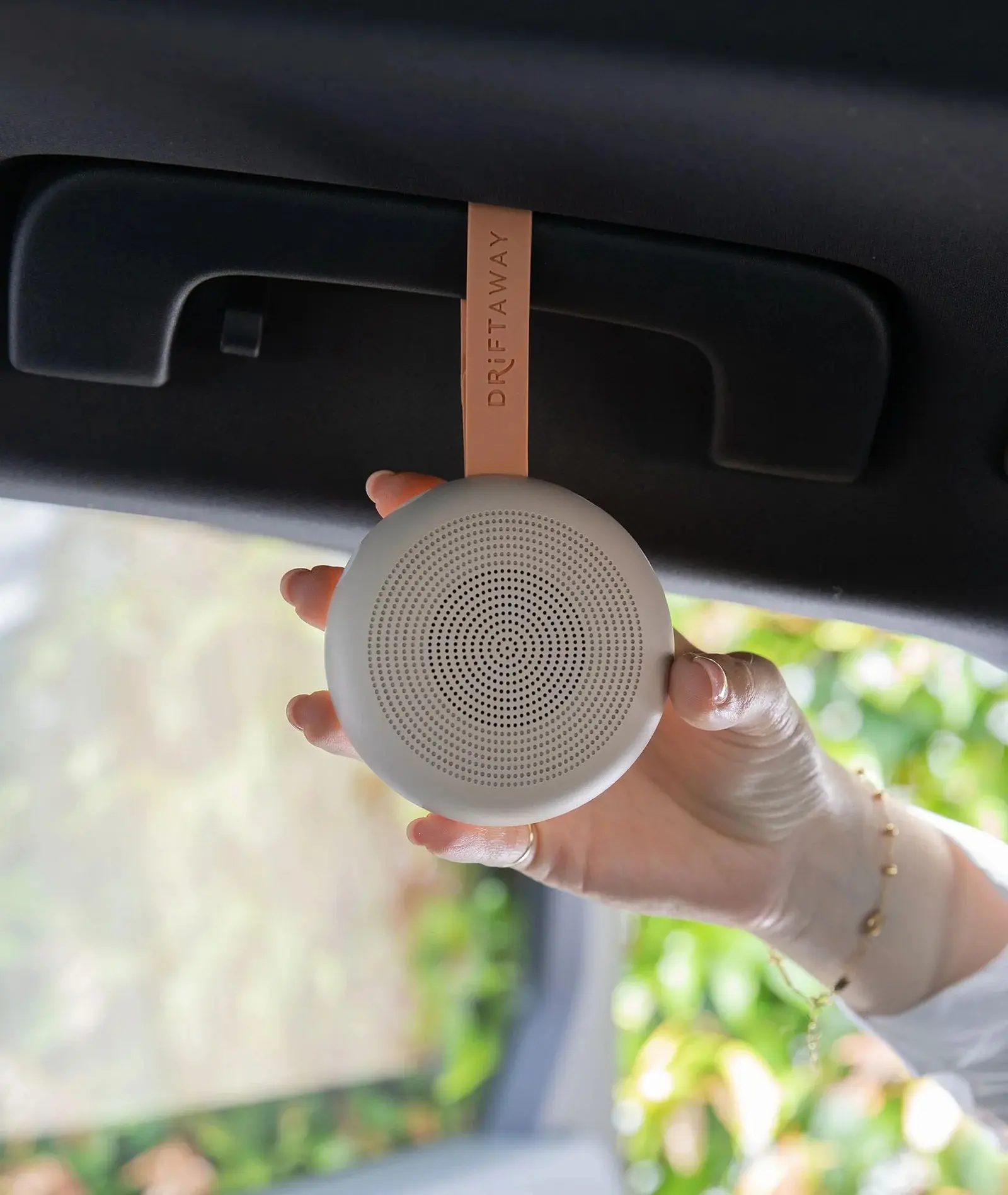 Портативная колонка ergoPouch Drift Away (Taupe) - 8