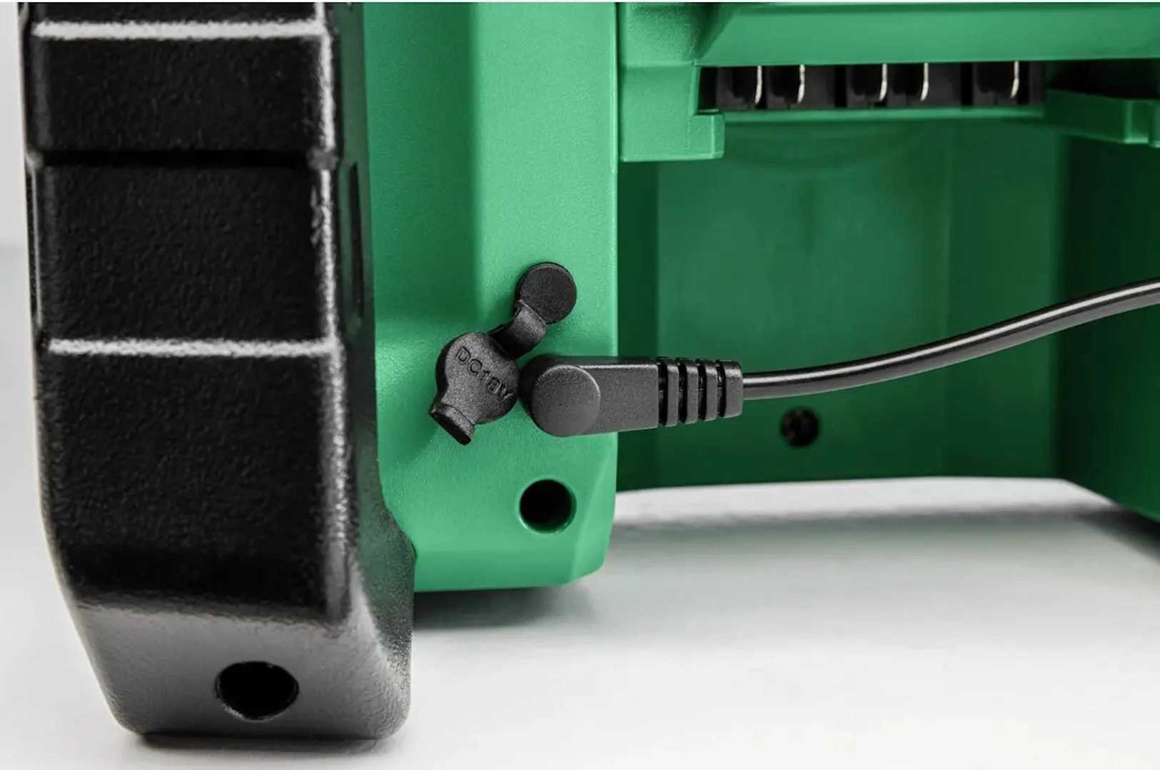 Radio cu acumualtor Hikoki UR18DAW4Z (Green)