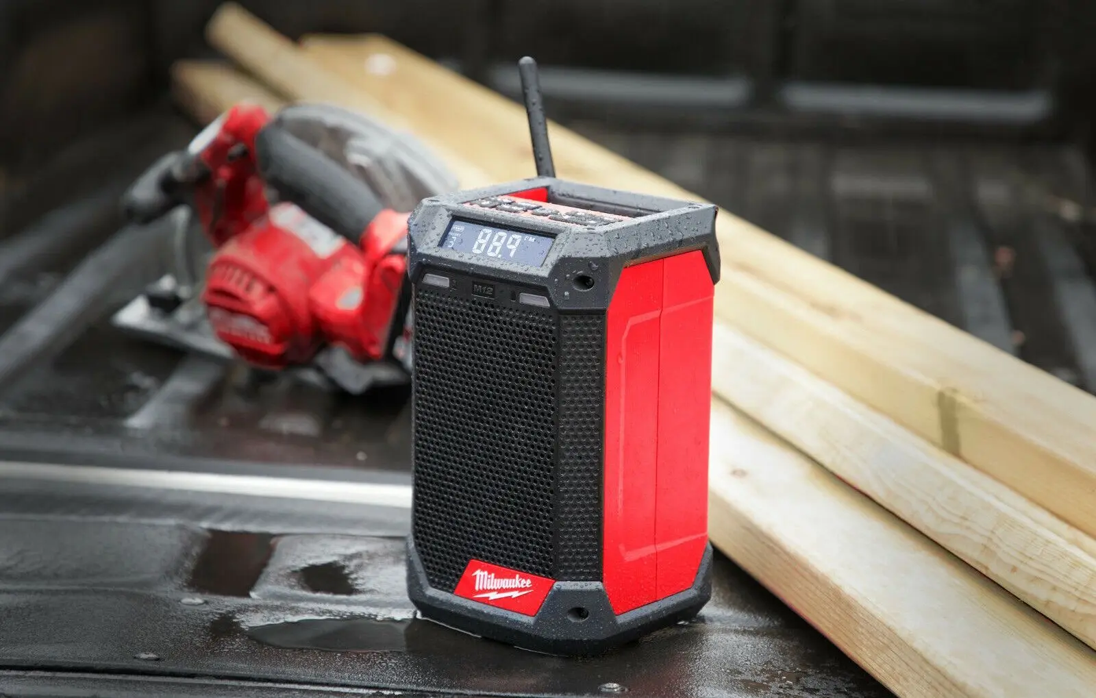 Беспроводная портативная колонка Milwaukee M12 RCDAB+ Solo