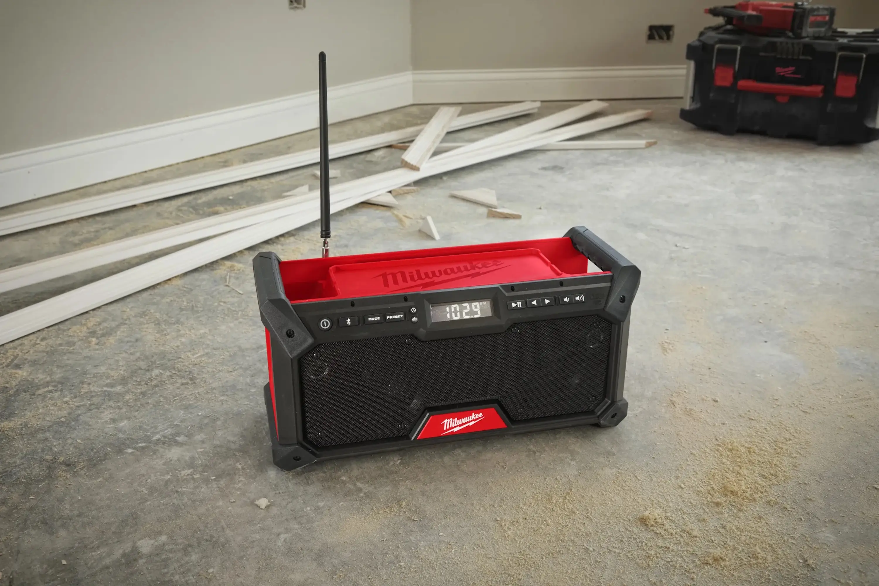 Radio portabil Milwaukee M18 RADDAB+G2-0 (4933492344) - 9