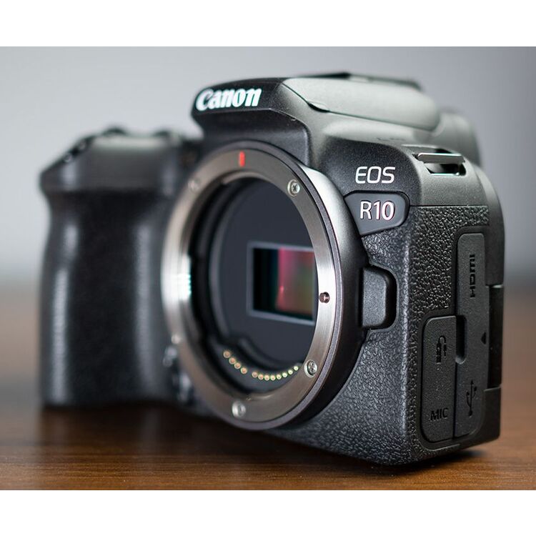Цифровой фотоаппарат Canon EOS R10 + RF-S 18-45mm f/4.5-6.3 IS STM ...