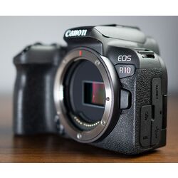 Aparat foto digital Canon EOS R10 + RF-S 18-45mm f/4.5-6.3 IS STM Thumb