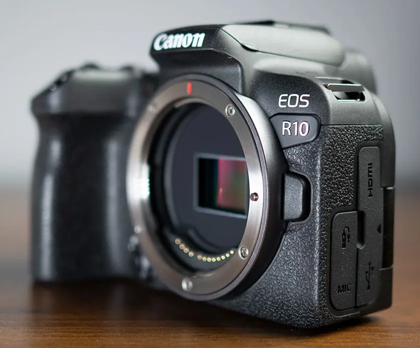 Aparat foto digital Canon EOS R10 + RF-S 18-45mm f/4.5-6.3 IS STM - 3