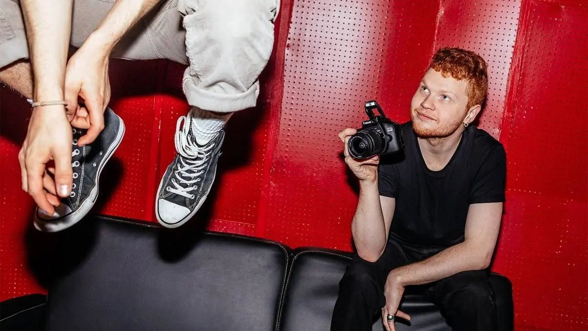 Aparat foto Canon EOS 2000D Kit EF-S 18-55mm f/3.5-5.6 DC III (Black)