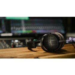 Casti Beyerdynamic DT 900 Pro X (Black) Thumb