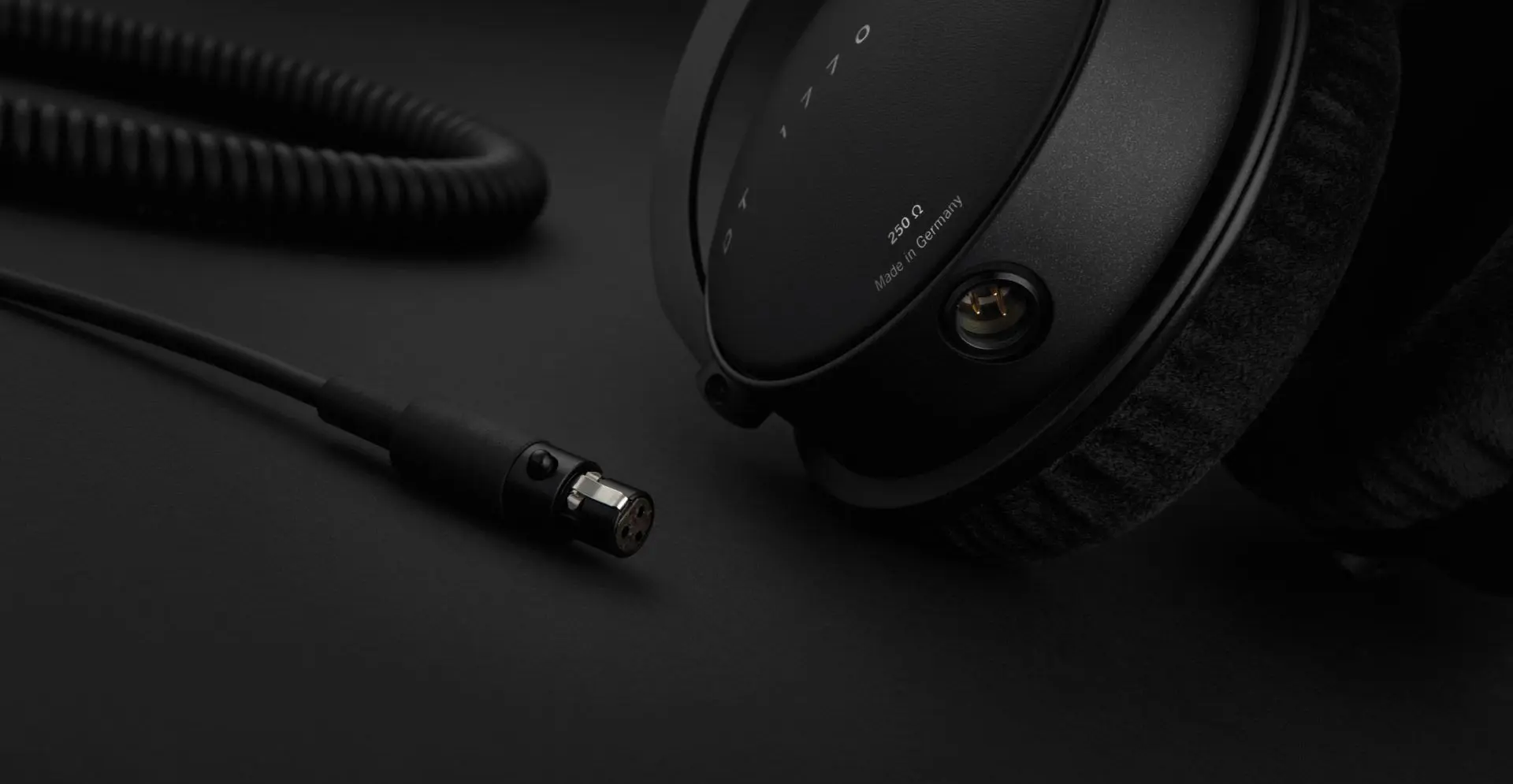 Casti de studio Beyerdynamic DT 1770 Pro 250Ohm (Black)
