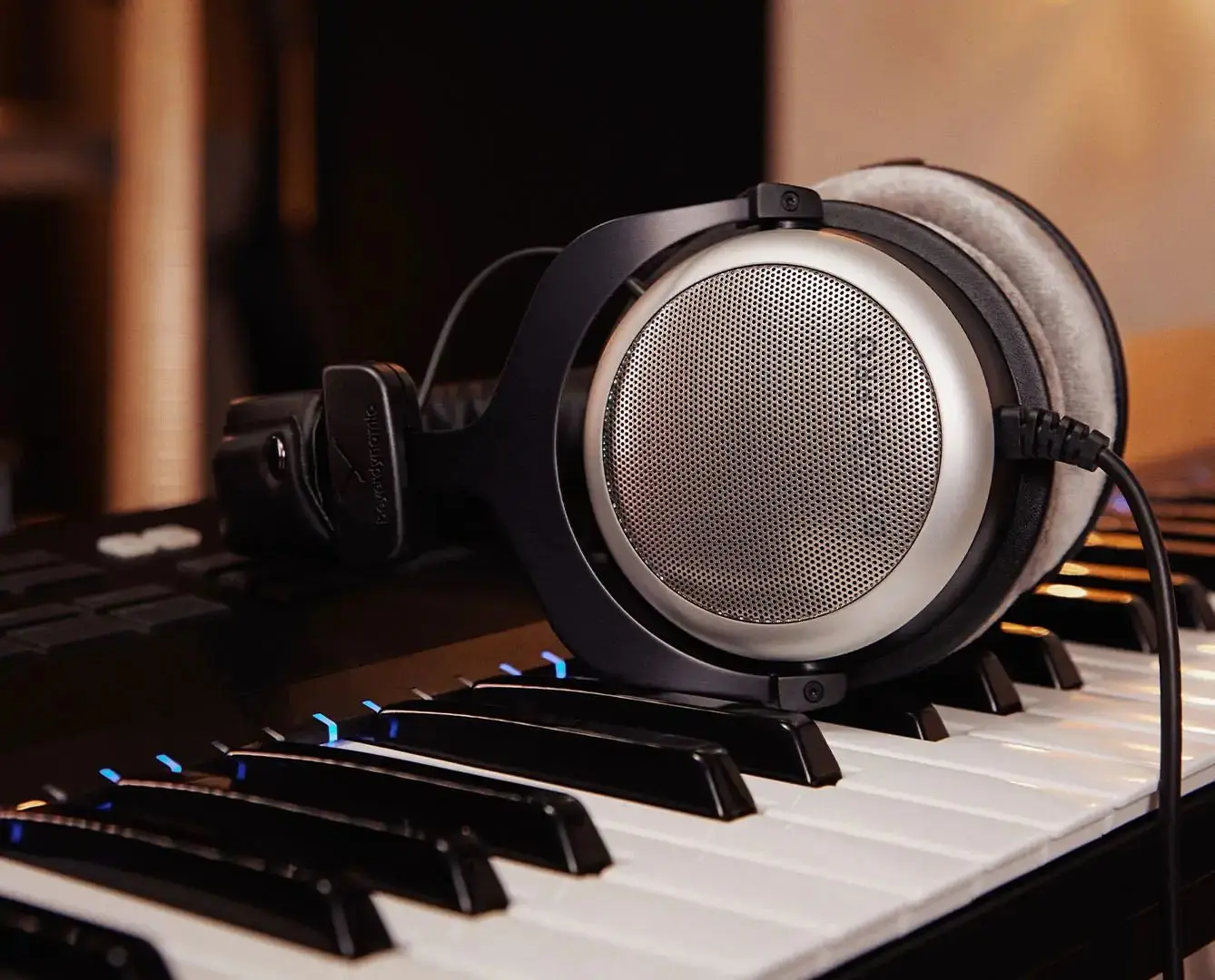 Casti de studio Beyerdynamic DT 880 Pro (Black/Grey)