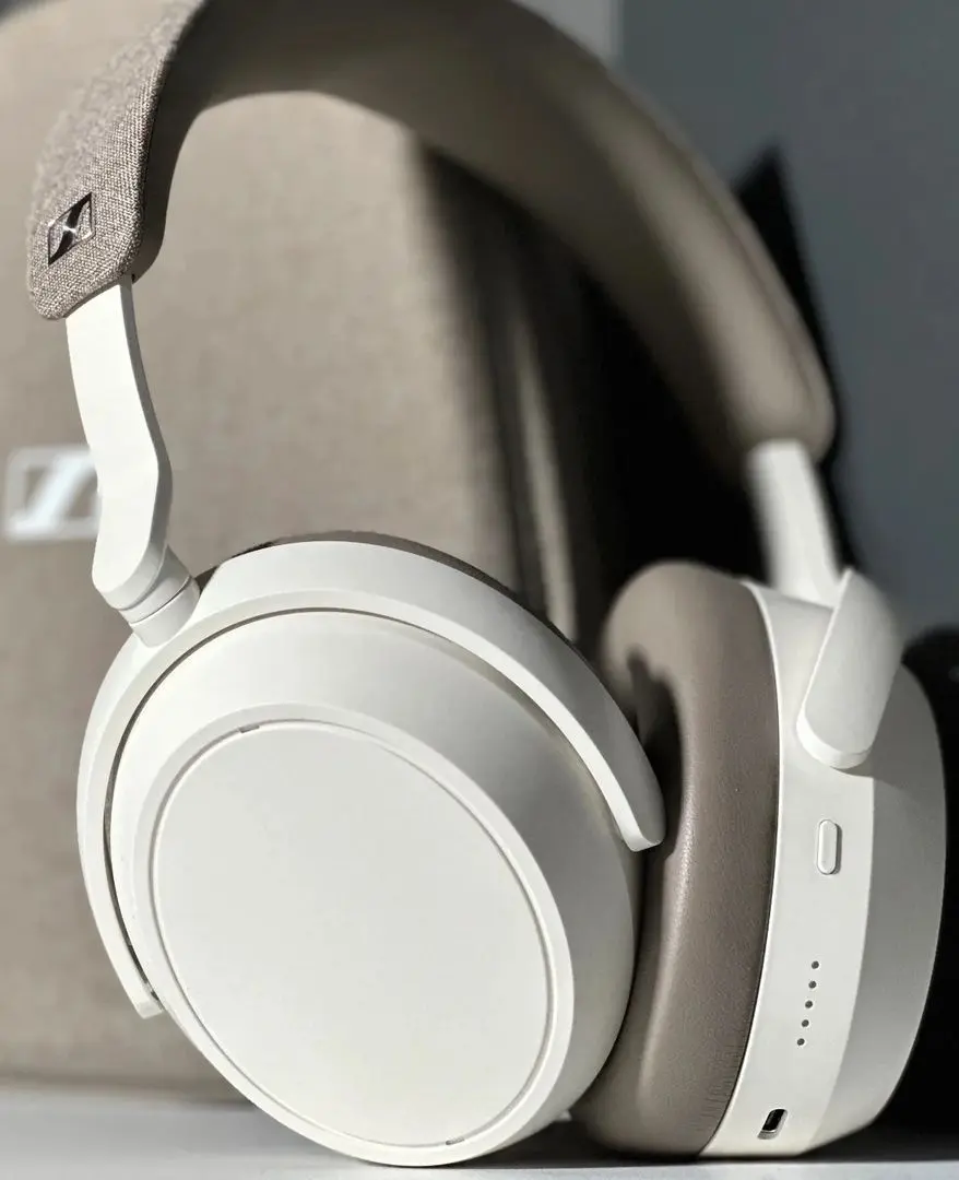 Беспроводные наушники Sennheiser Momentum 4 (White) - 5