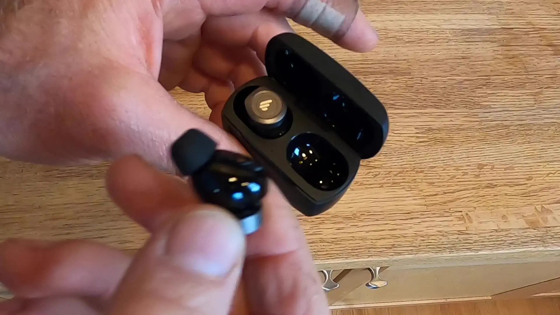 Casti fara fir Edifier W240TN (Black)