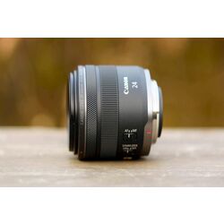 Obiectiv Canon RF 24 mm f/1.8 Macro IS STM Thumb