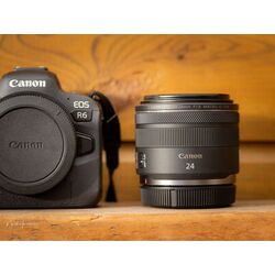 Obiectiv Canon RF 24 mm f/1.8 Macro IS STM Thumb