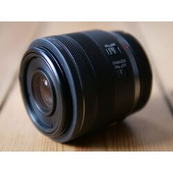 Объектив Canon RF 35mm F1.8 Macro IS STM Thumb