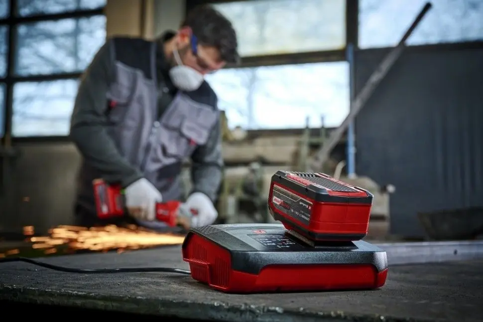 Incarcator Einhell Power X Change Boostcharger 8 A 4512155