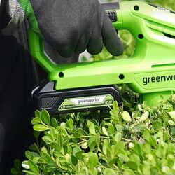 Комплект аккумулятор + зарядное устройство GreenWorks GSK24B2 24V 2Ah Thumb