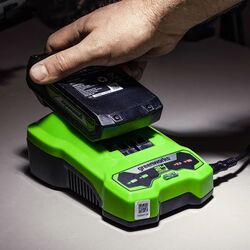 Комплект аккумулятор + зарядное устройство GreenWorks GSK24B2 24V 2Ah Thumb