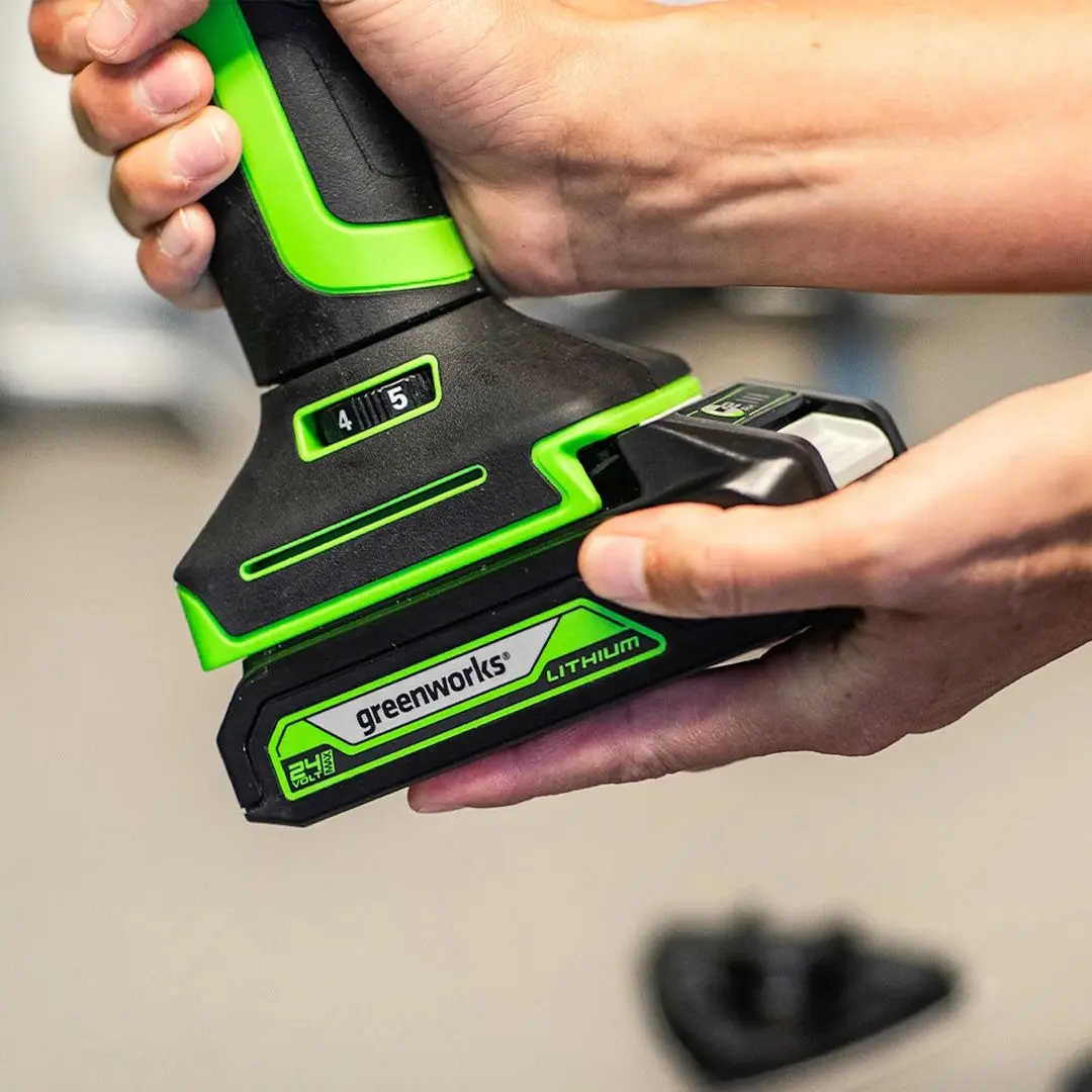 Комплект аккумулятор + зарядное устройство GreenWorks GSK24B2 24V 2Ah