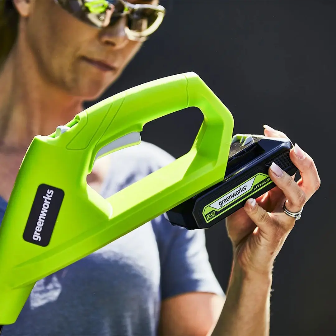 Комплект аккумулятор + зарядное устройство GreenWorks GSK24B2 24V 2Ah