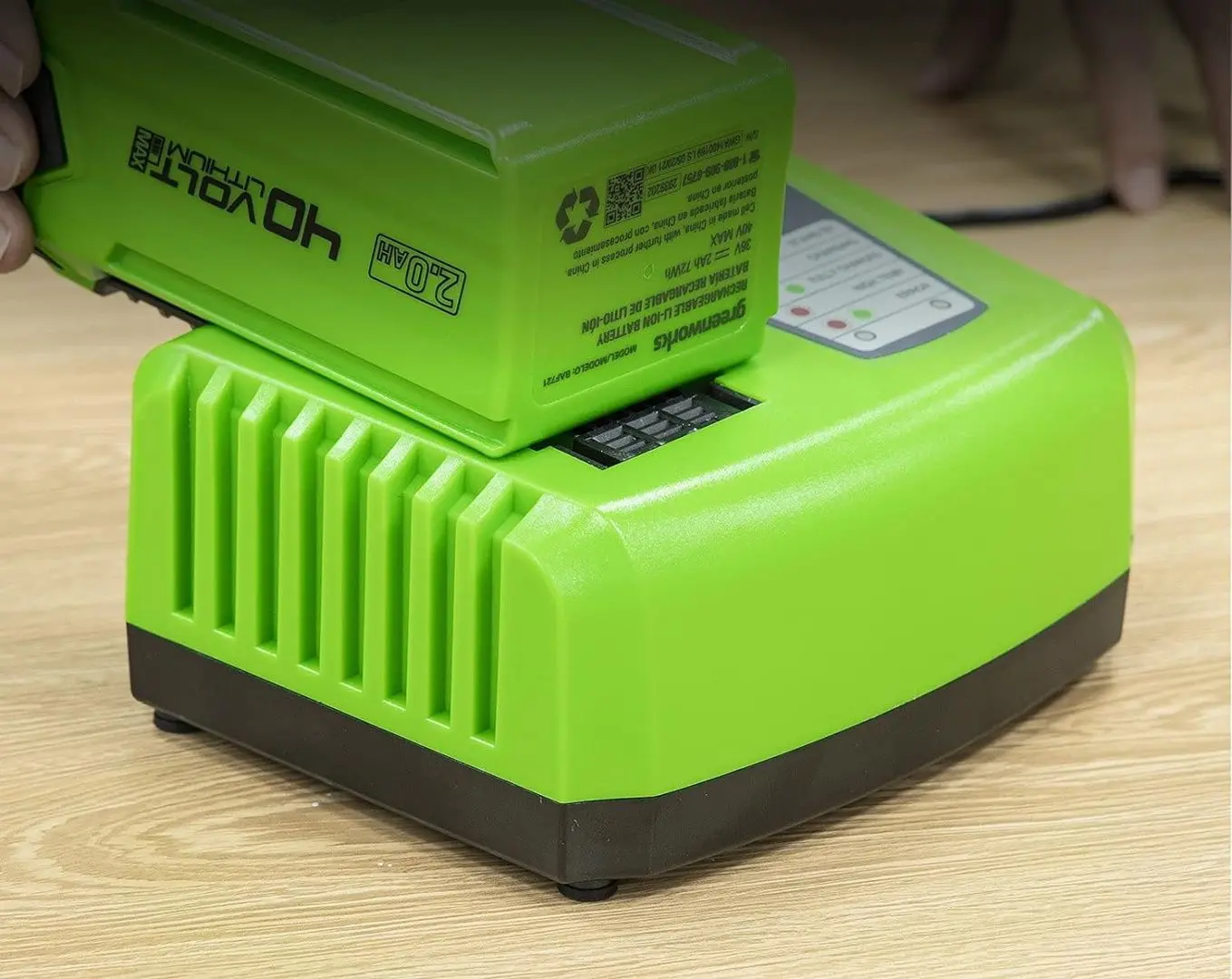 Зарядное устройство GreenWorks Rapid G40UC4 (Green)