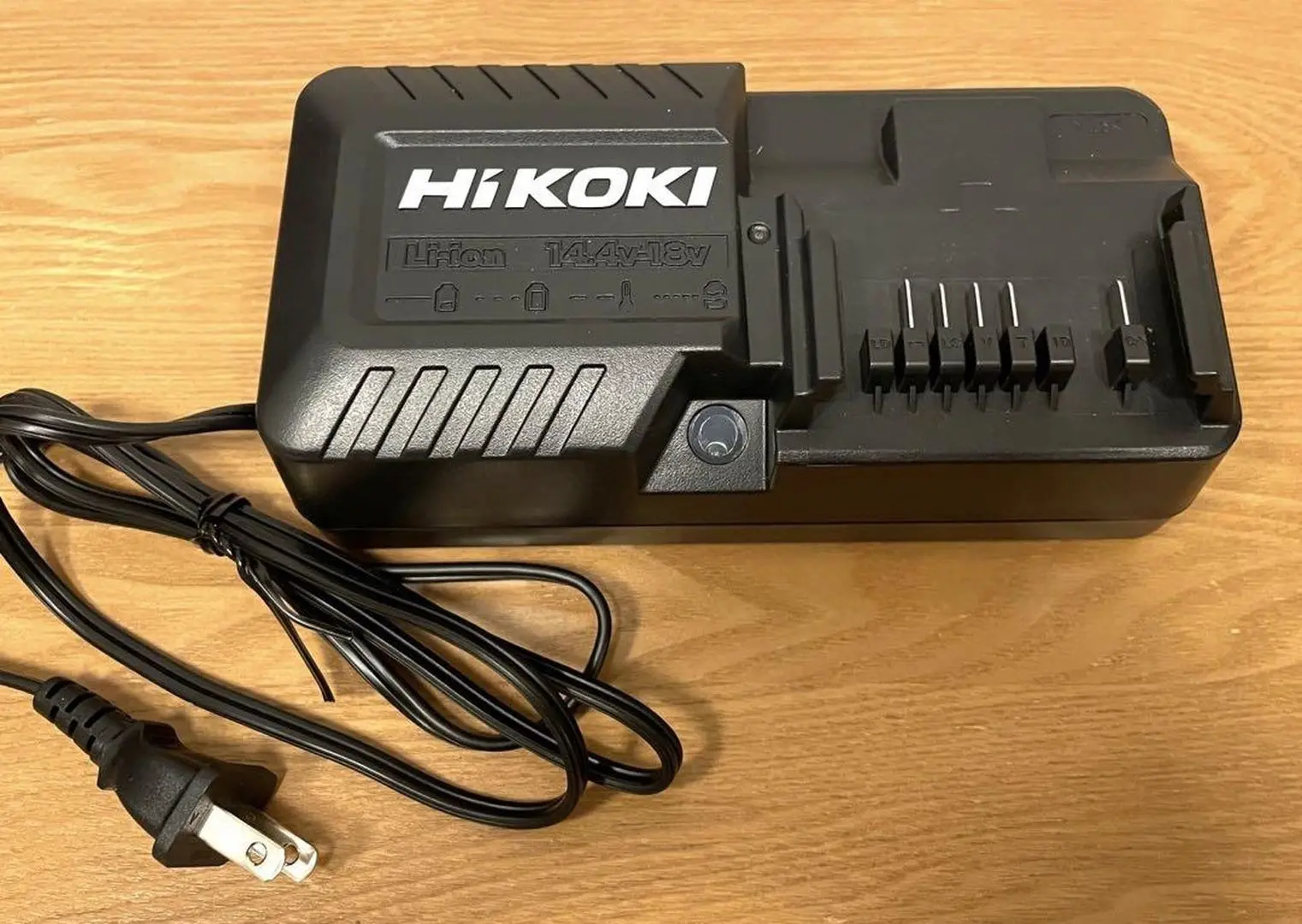 Зарядное устройство Hikoki 14.4-18V UC18YKSLW0Z
