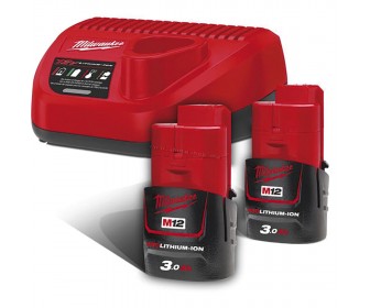 Комплект зарядное устройство + аккумуляторы Milwaukee M12 NRG-302