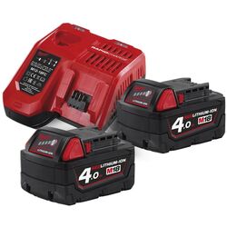 Комплект зарядное устройство + аккумуляторы Milwaukee M18 NRG-402