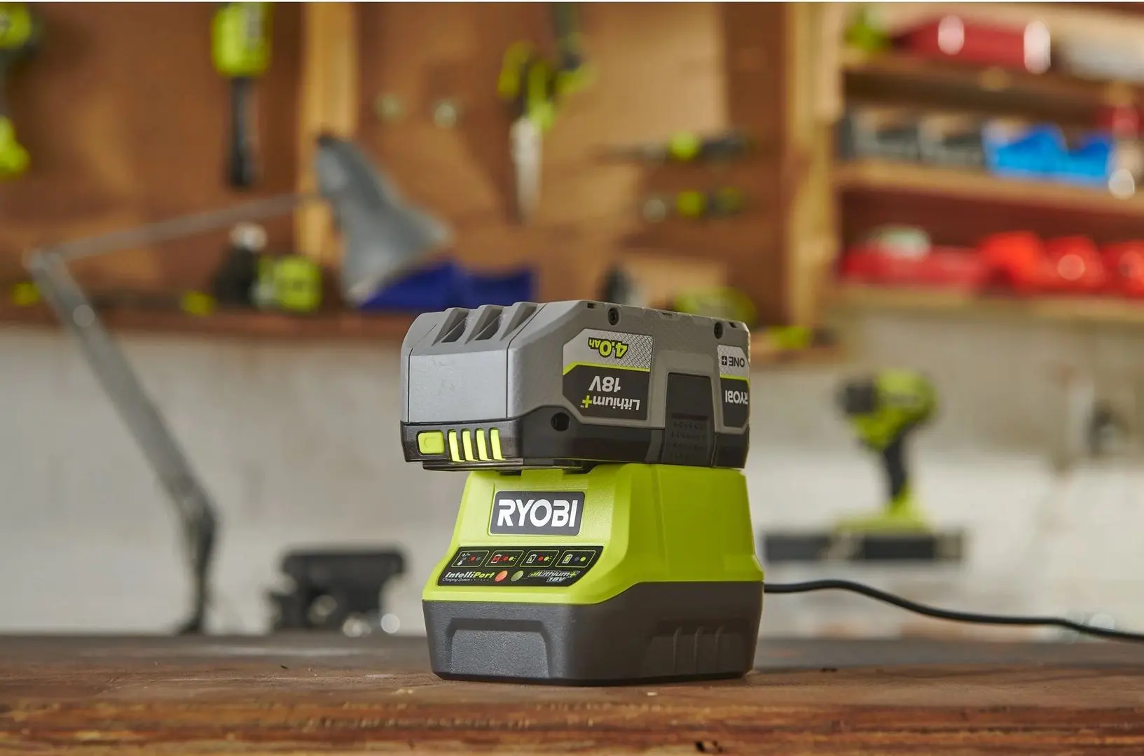 Set acumulator + incarcator Ryobi One+ RC18120-140X 4Ah 18V