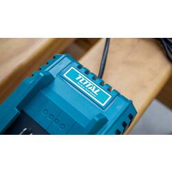 Зарядное устройство Total TFCLI2001 Thumb