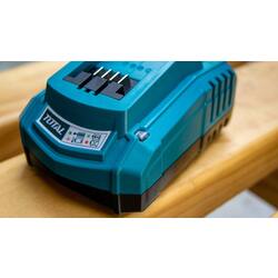 Зарядное устройство Total TFCLI2001 Thumb