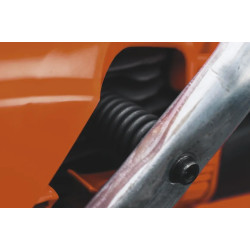 Motoferestrau Husqvarna 555 (Orange/Black) Thumb