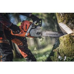 Бензопила Husqvarna 572 XP Thumb