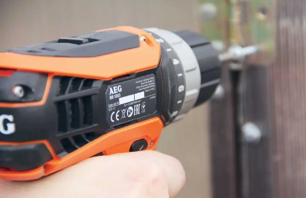 Дрель-шуруповерт аккумуляторная AEG BS12G3